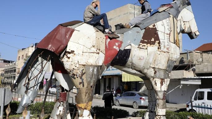 حصان مخيم جنين، عمل فني مصنوع من بقايا أشلاء معدنية خلّفها الاجتياح الإسرائيلي للمخيم عام 2002